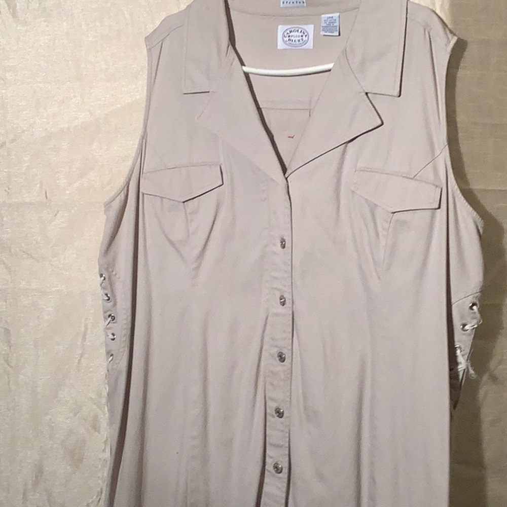 Cream Sleeveless Button Down Top with Notched Collar